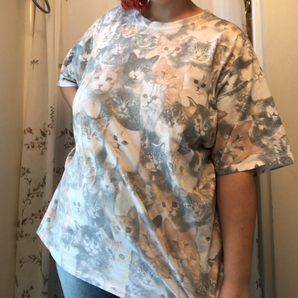 oversized cat patterned t-shirt
